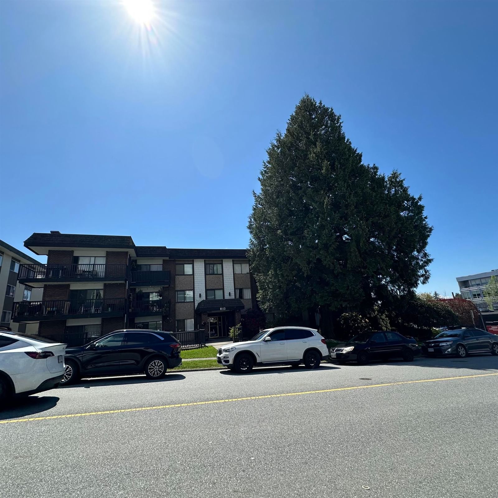 Listing Image 14