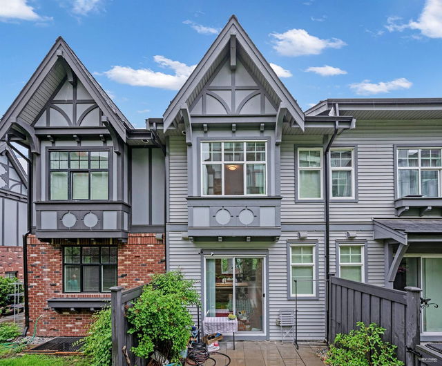 64 - 3552 Victoria Drive