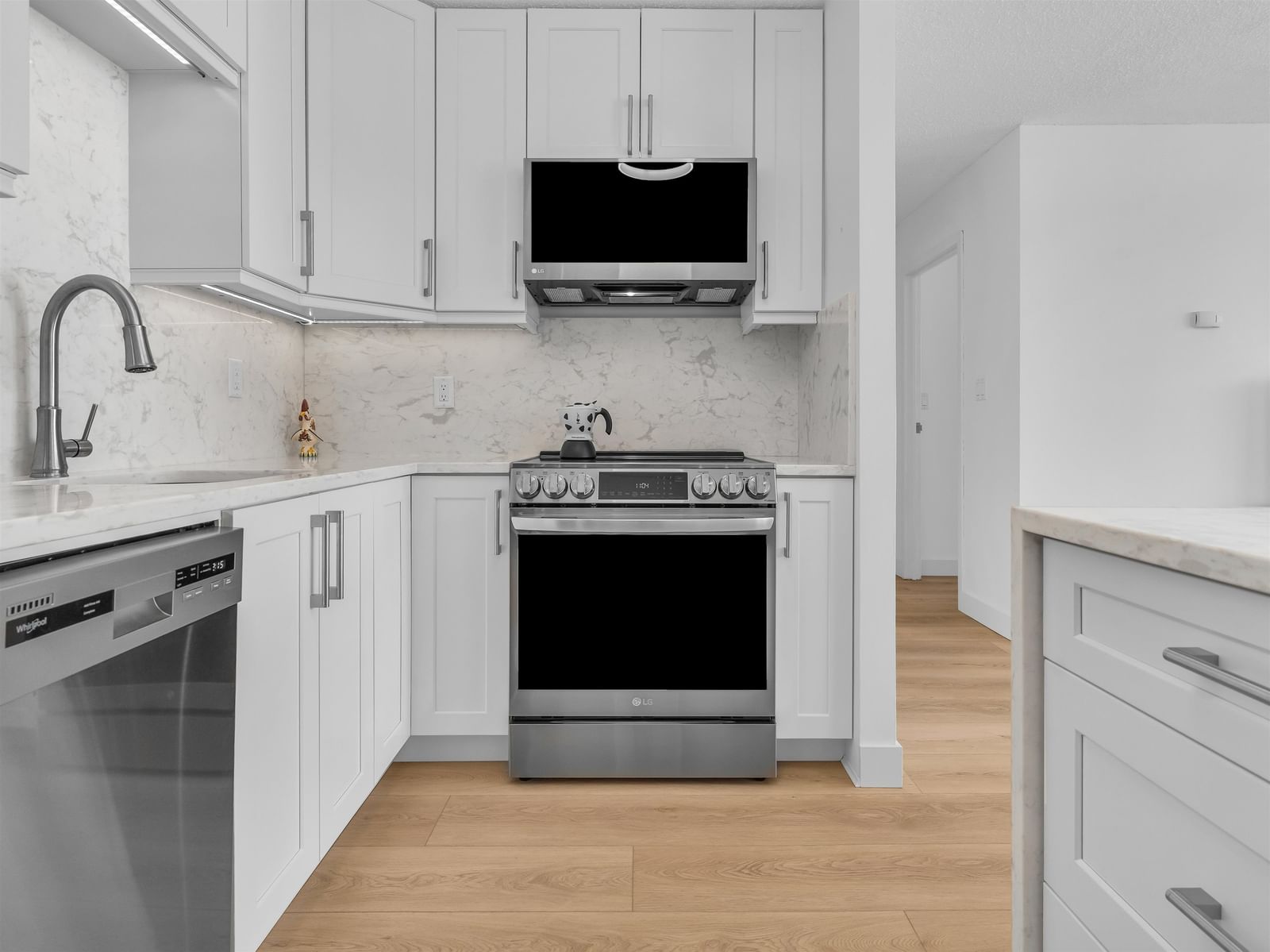 Listing Image 17