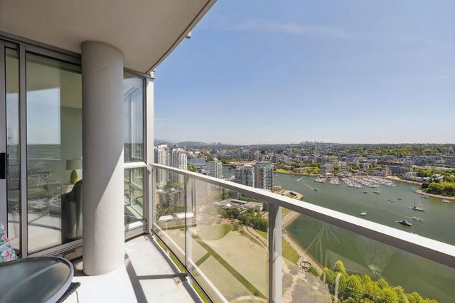 4001 - 1408 Strathmore Mews