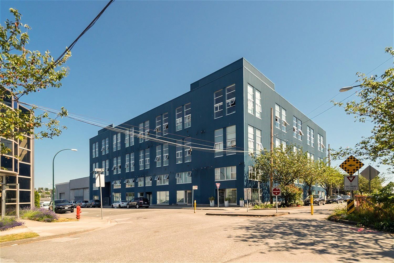 Listing Image 19