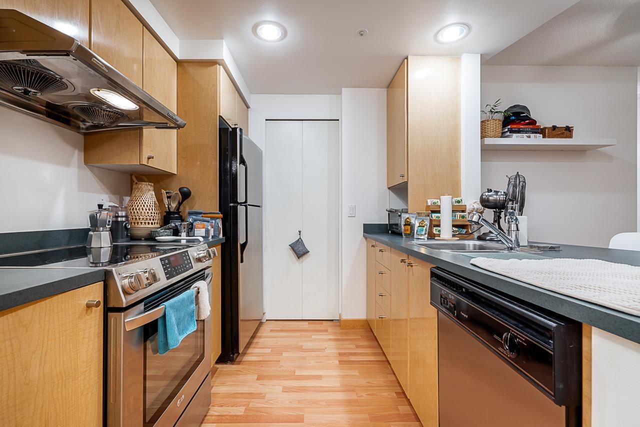 Listing Image 9
