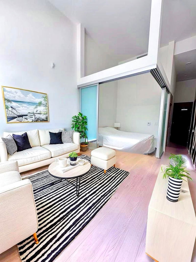 8087 Yukon Street, Vancouver, British Columbia