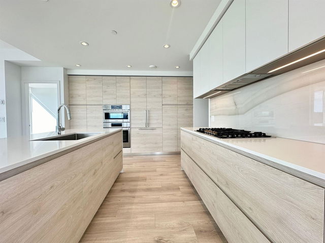 1908 - 660 Quayside Drive