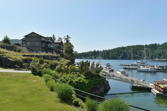 52 - 4622 Sinclair Bay Road