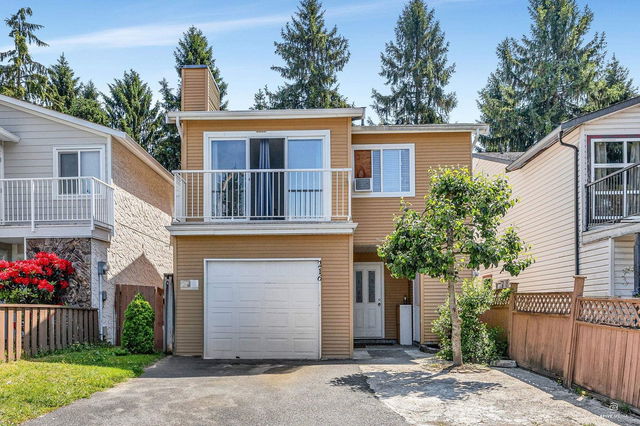 216 Davis Crescent