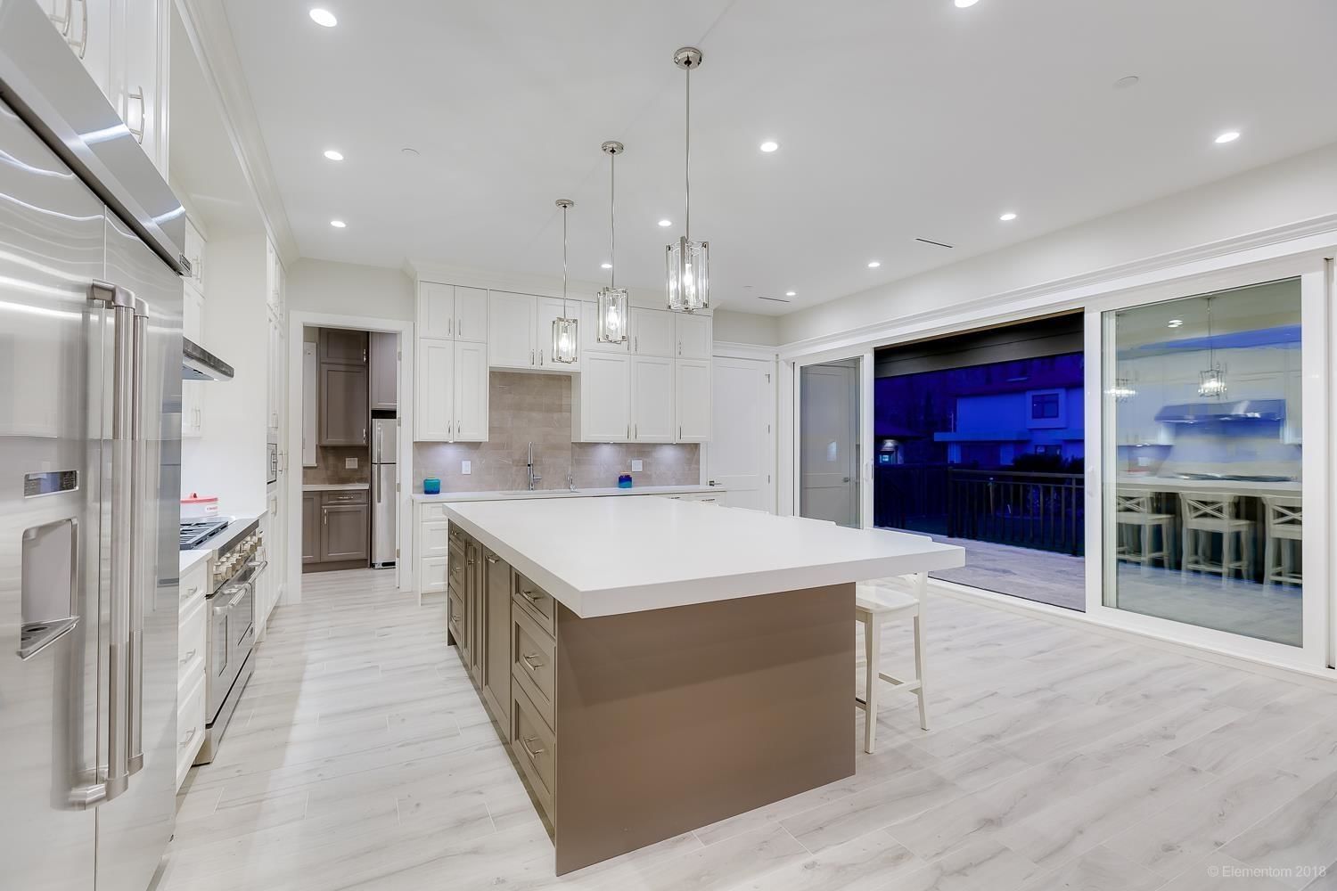 Listing Image 9