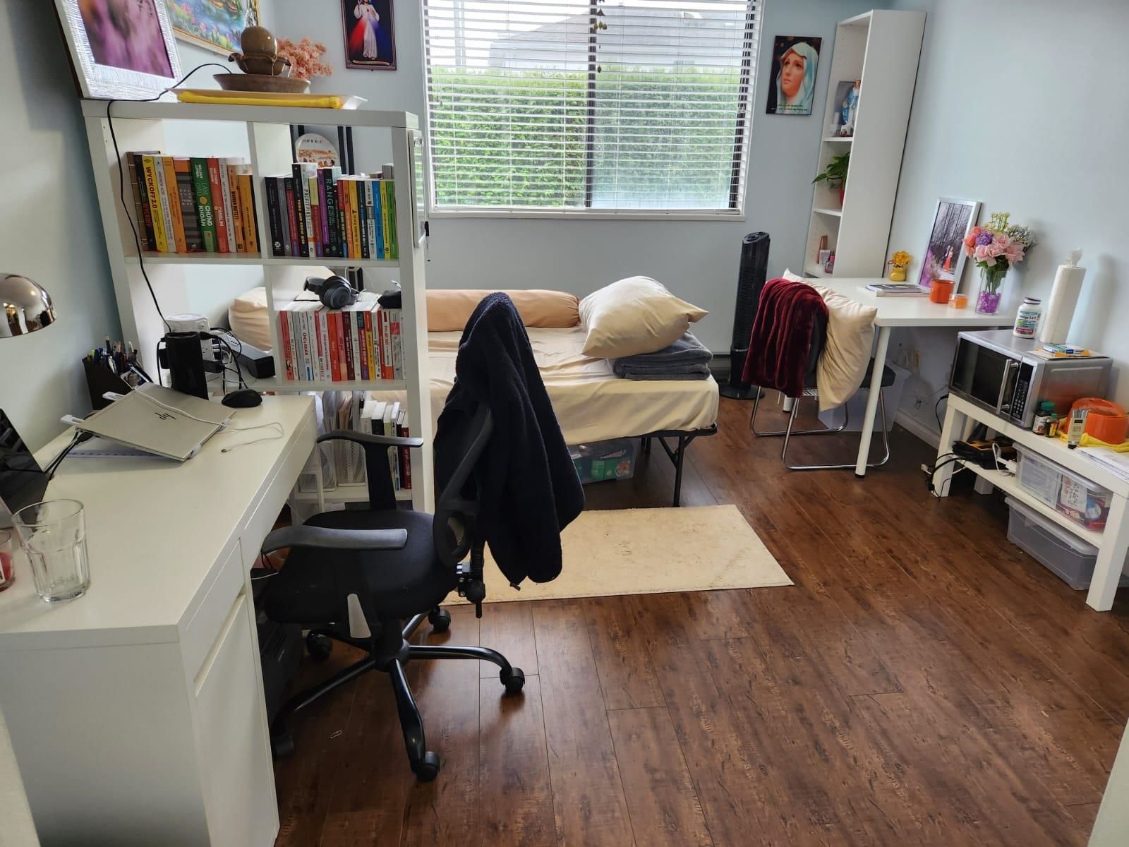 Listing Image 10