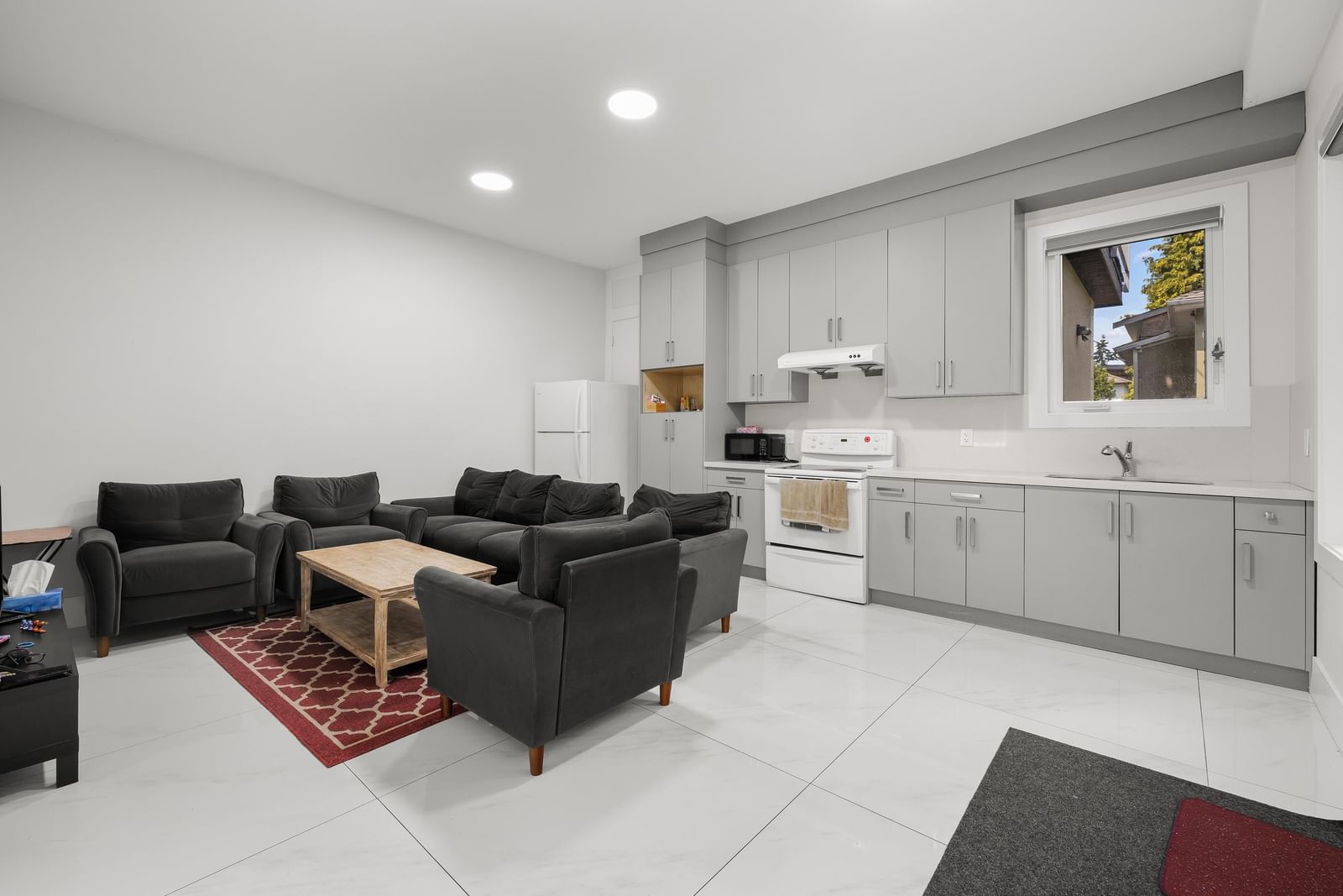 Listing Image 19
