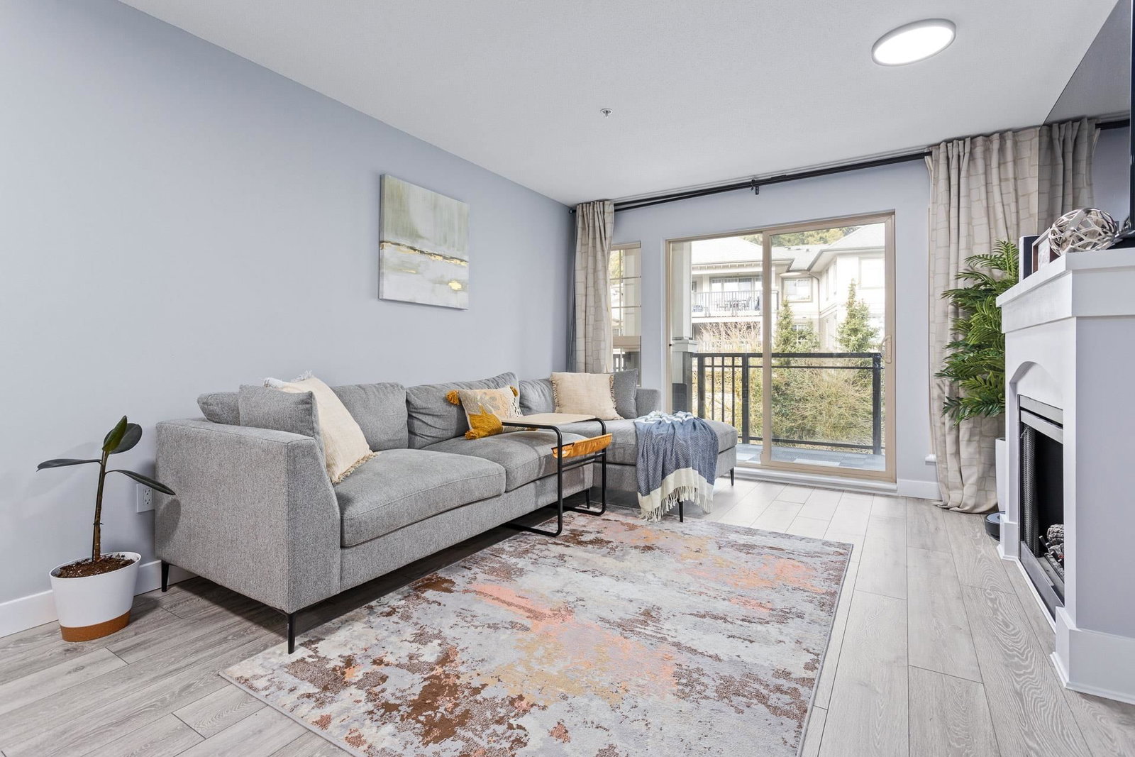 Listing Image 12