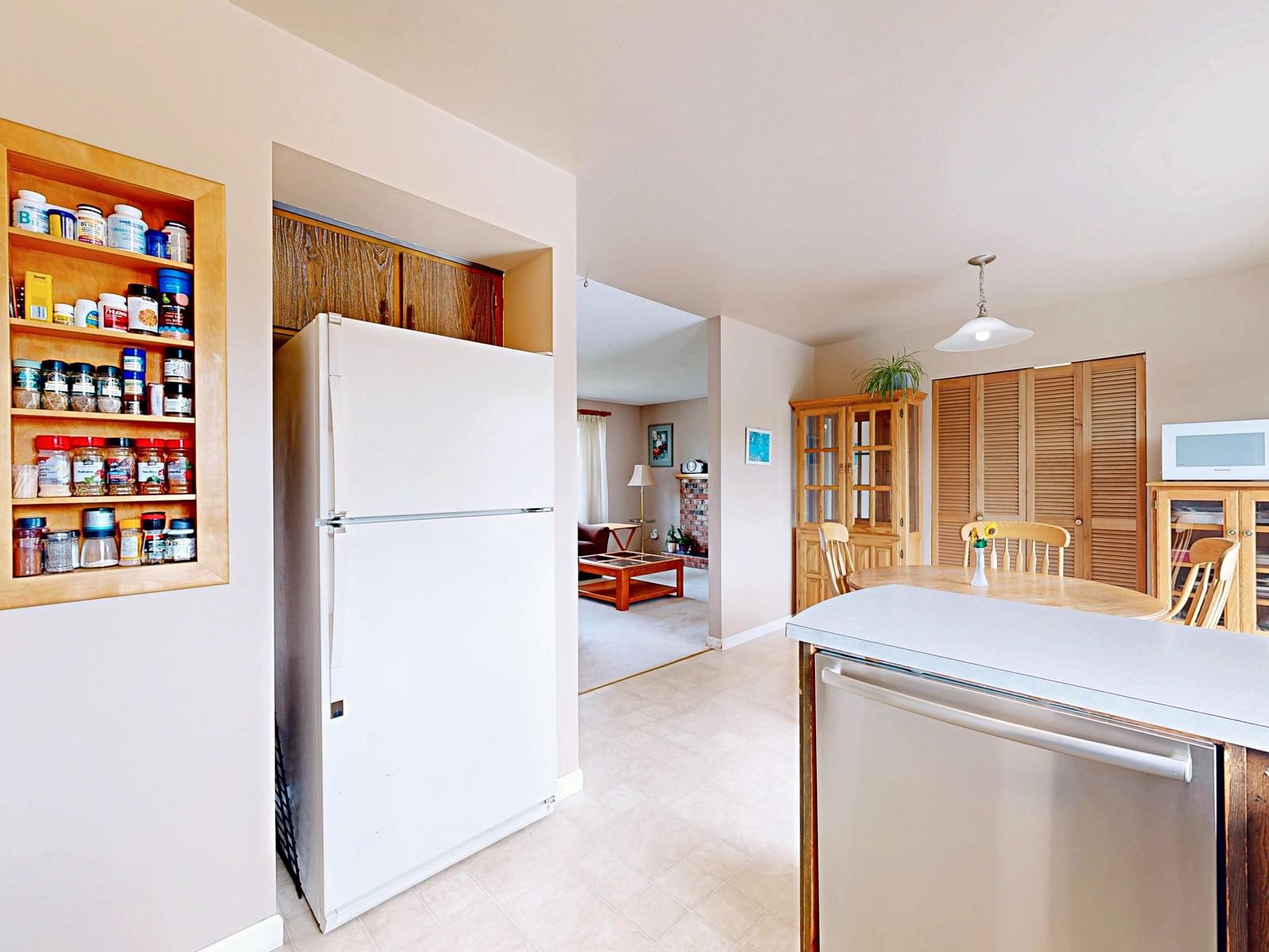 Listing Image 12