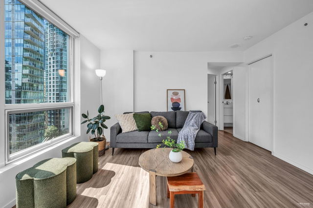 1304 - 555 Jervis Street