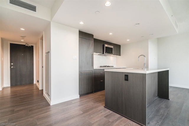 904 - 8189 Cambie Street