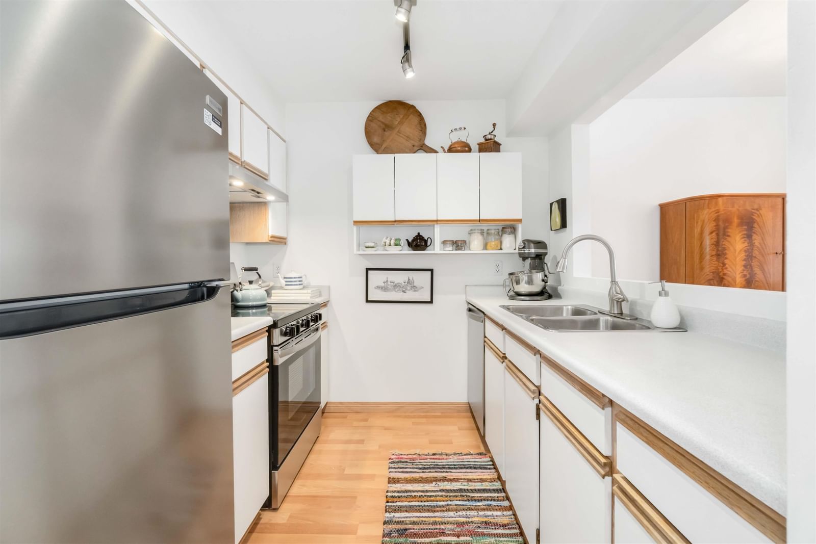 Listing Image 14
