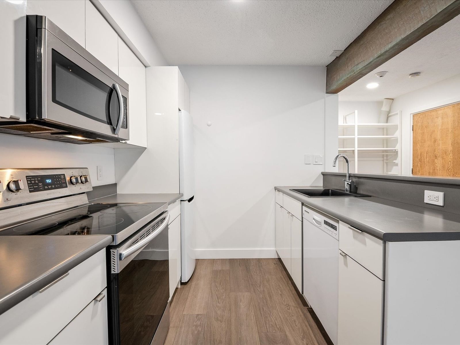 Listing Image 13