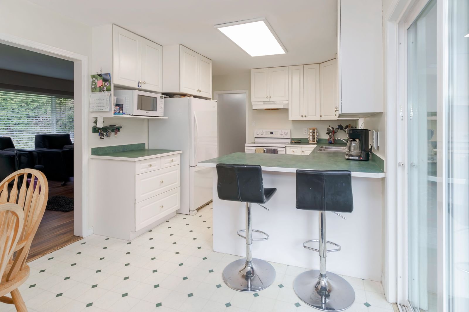Listing Image 6