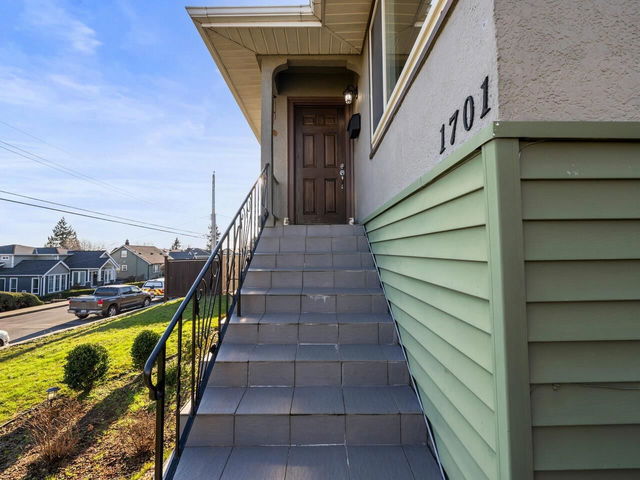 1701 Nanaimo Street
