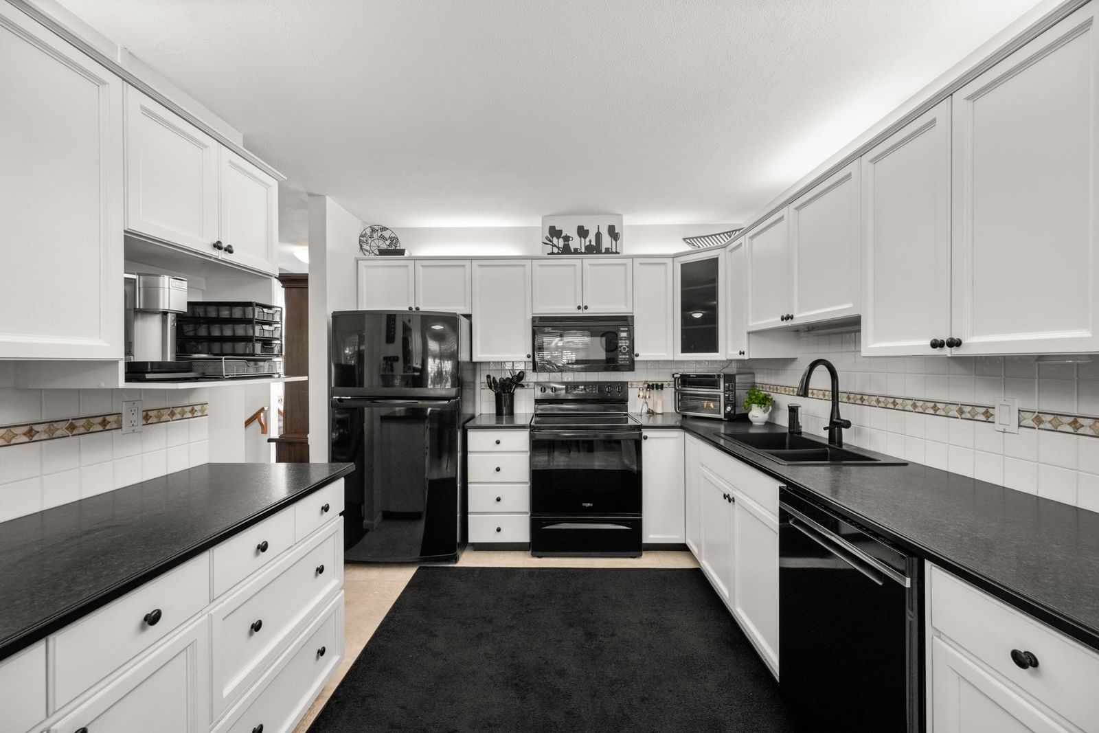 Listing Image 19