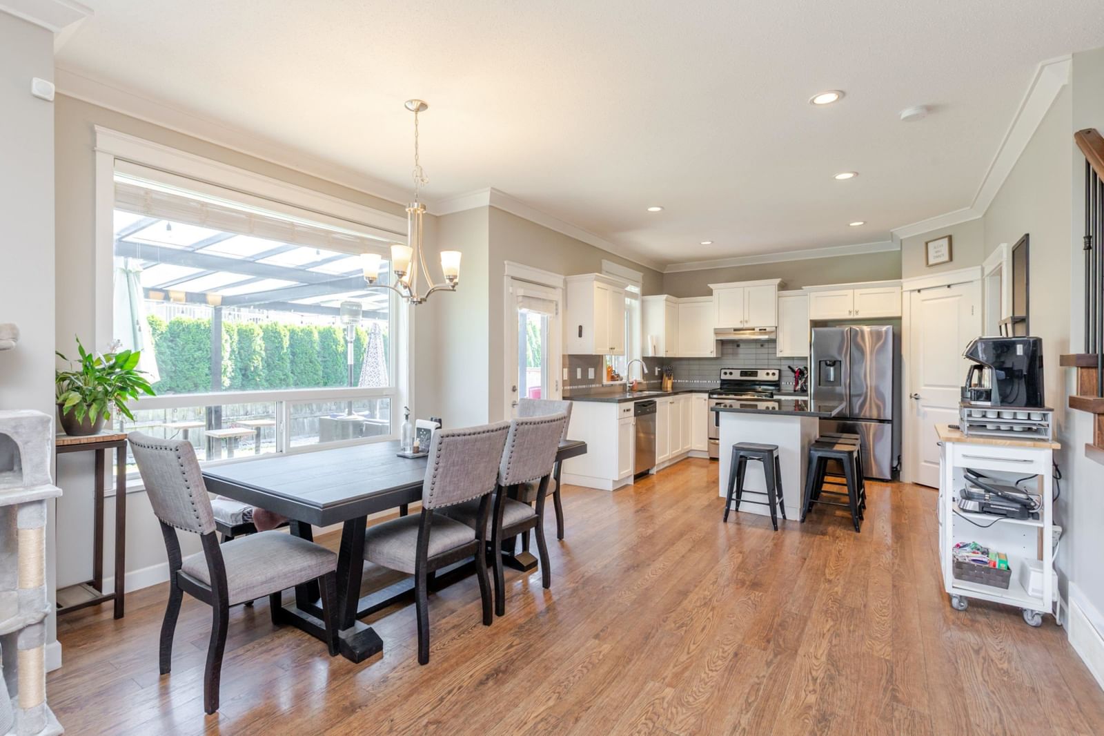 Listing Image 10
