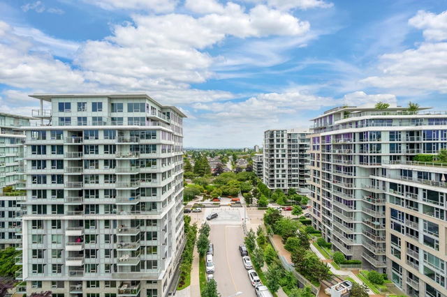 1601 - 8833 Hazelbridge Way