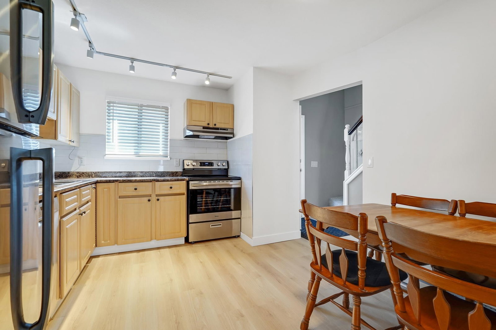 Listing Image 18