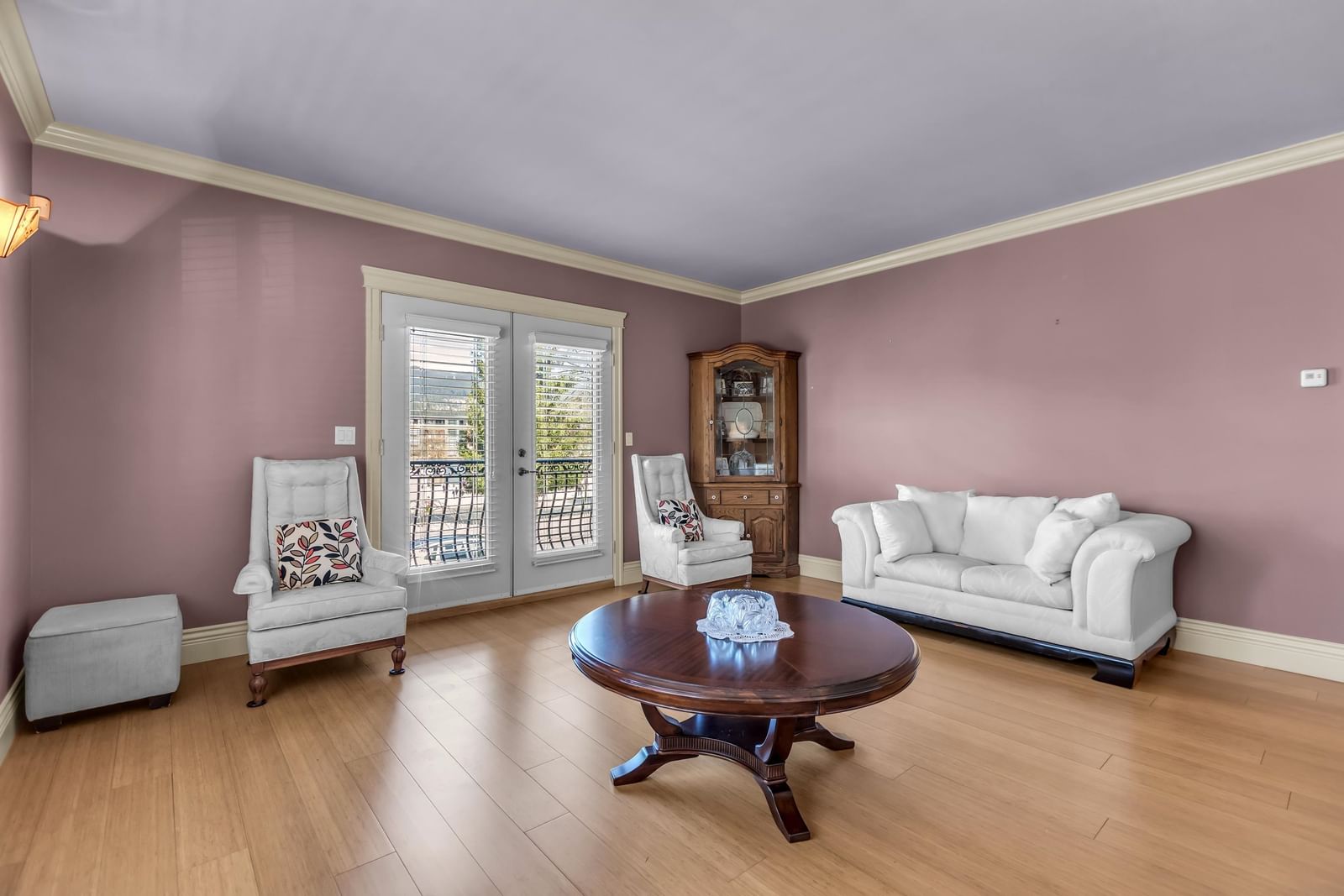 Listing Image 8