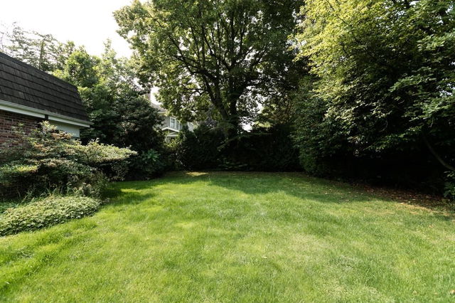 3738 Pine Crescent