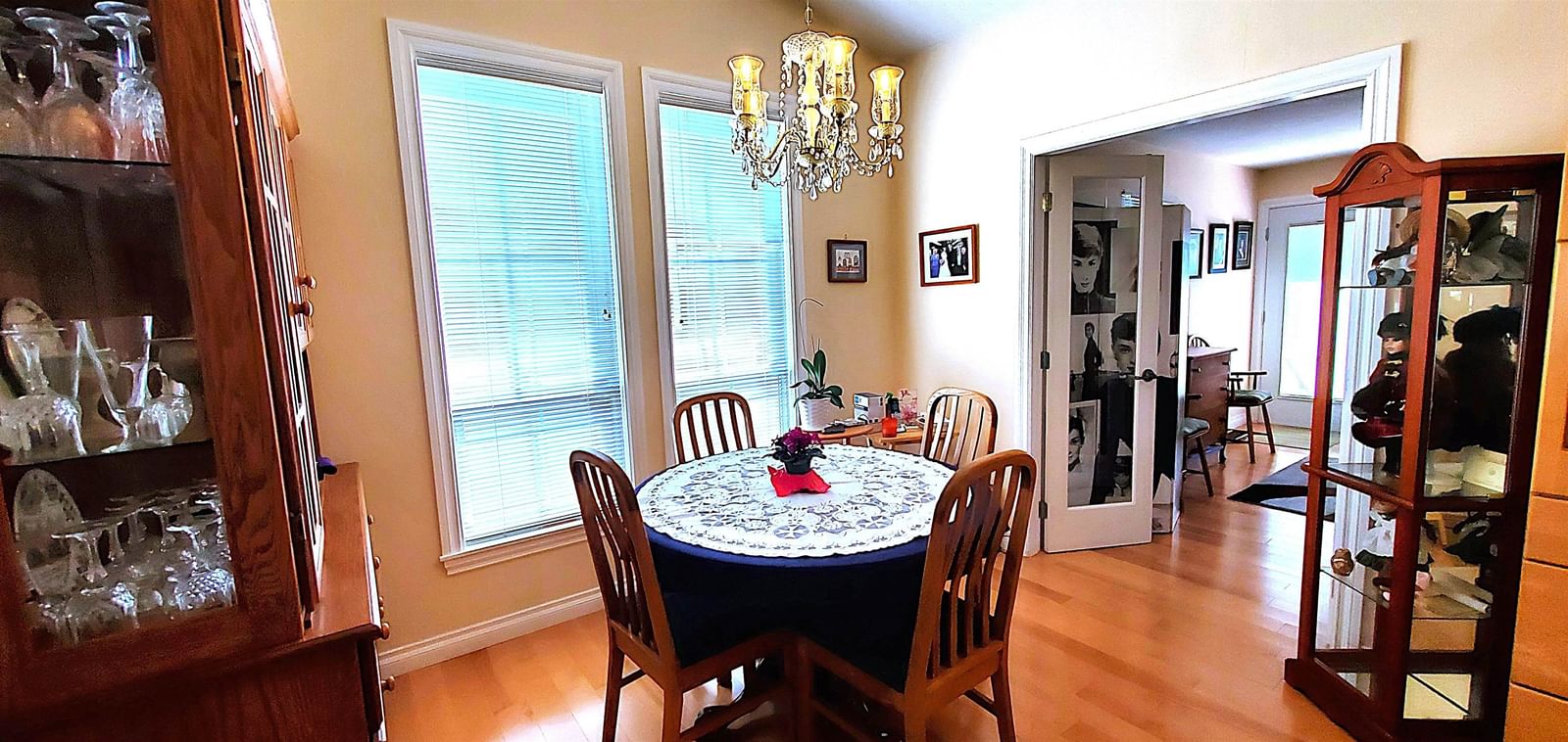 Listing Image 11