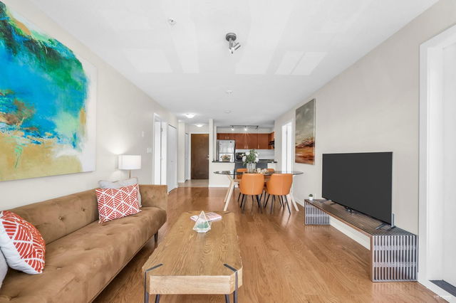 302 - 7339 Macpherson Avenue