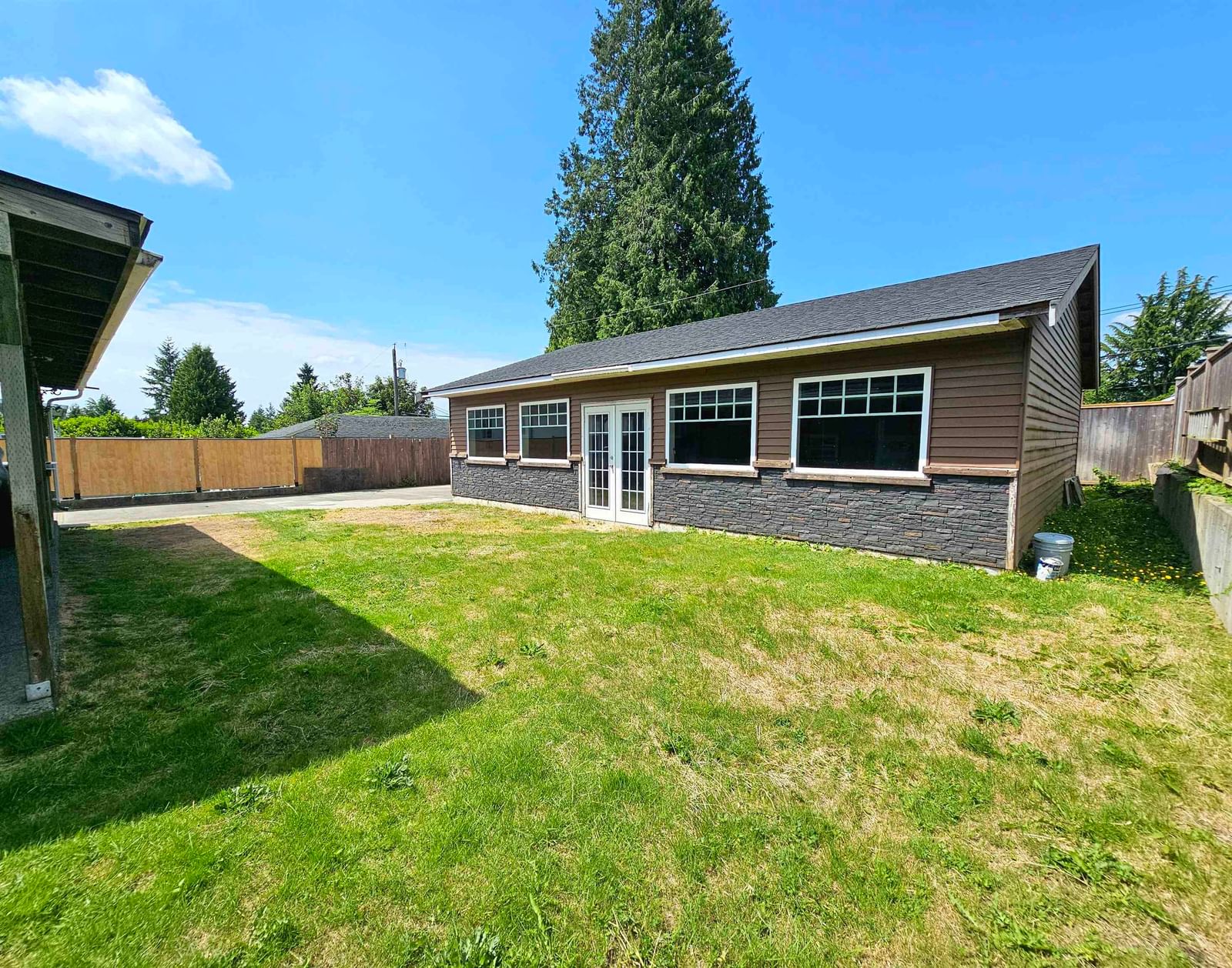 Listing Image 19