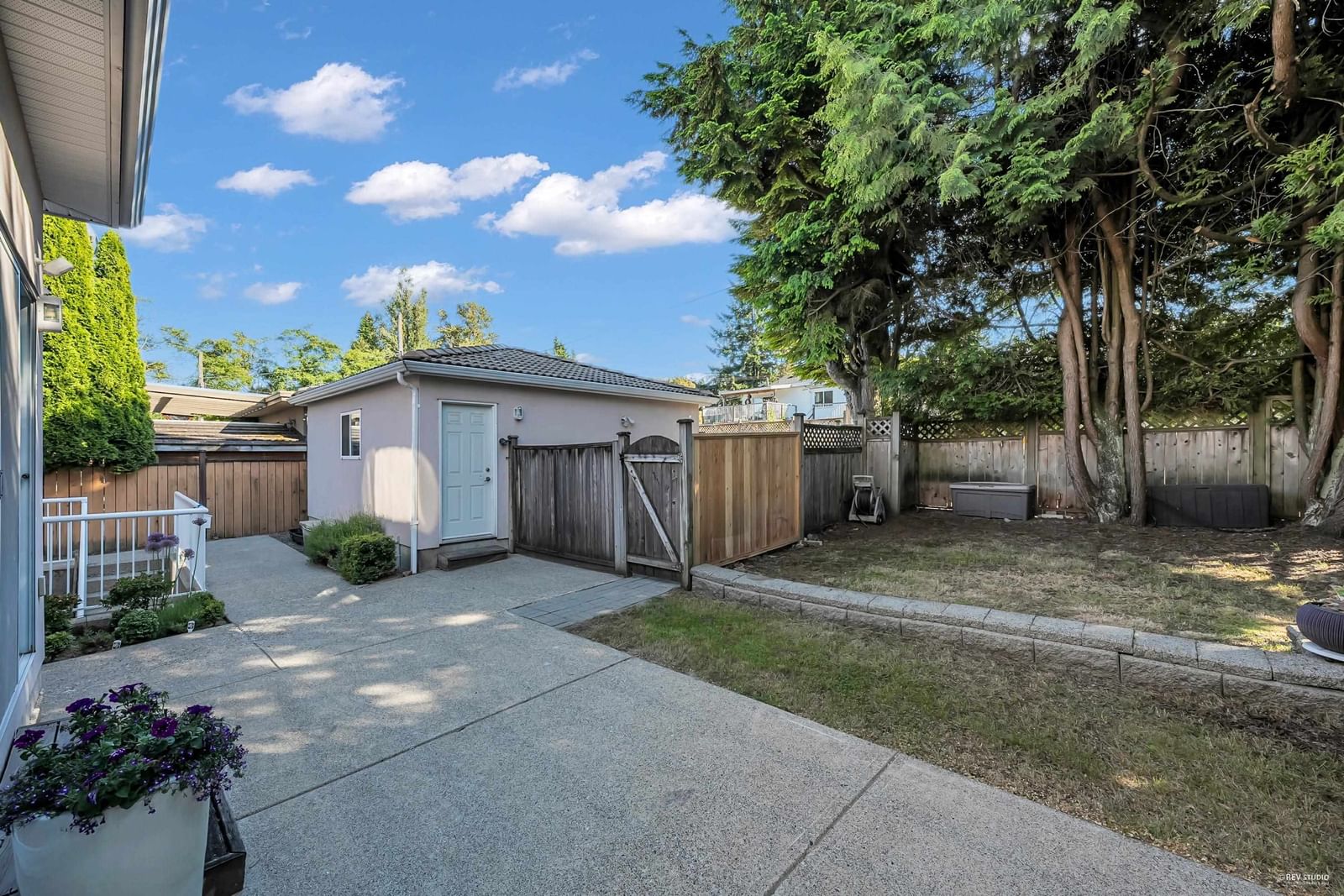 Listing Image 17
