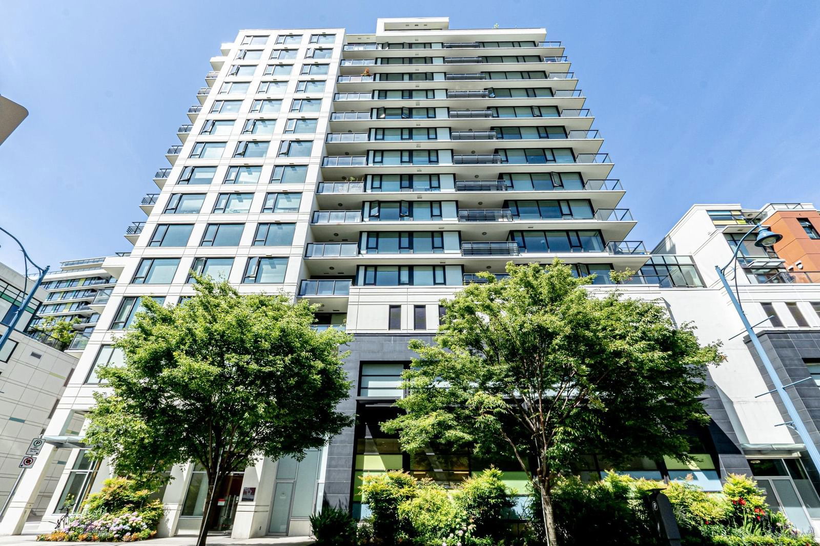 Listing Image 0