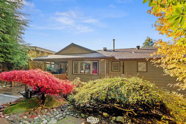 5256 Malaspina Place