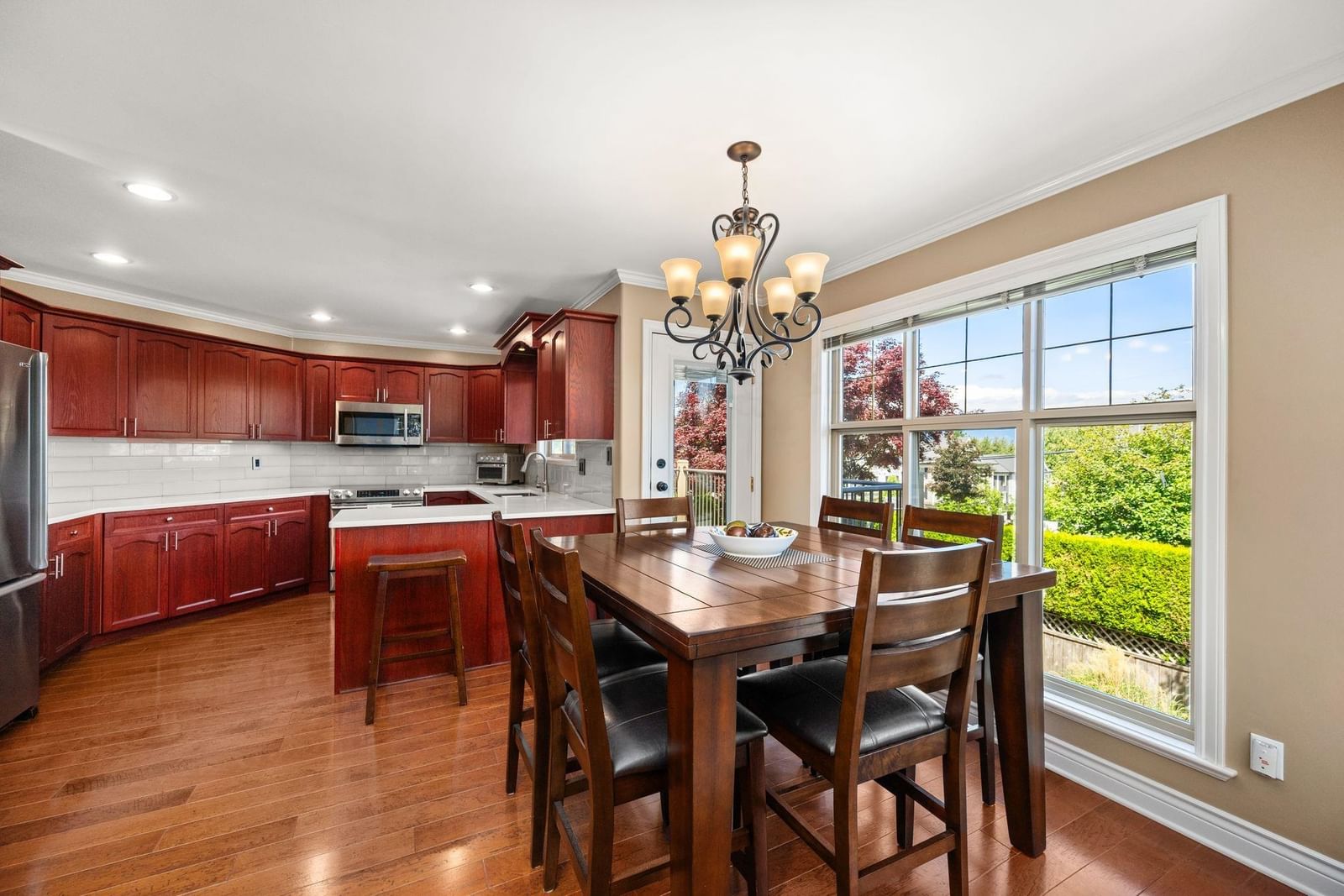 Listing Image 11