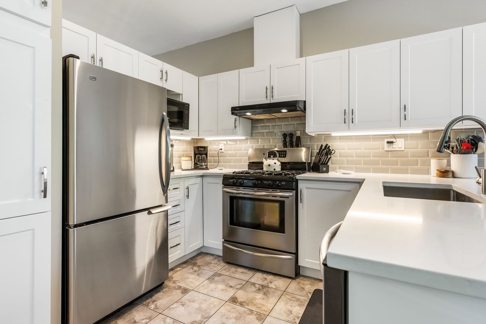 Listing Image 19