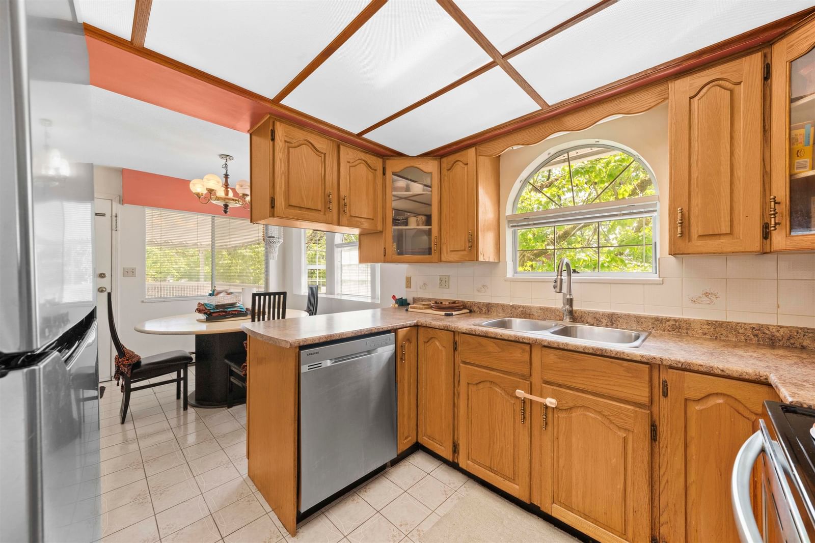 Listing Image 11