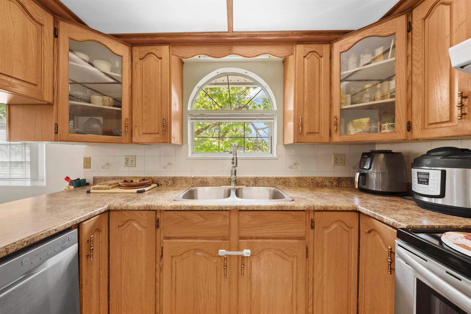 Listing Image 12
