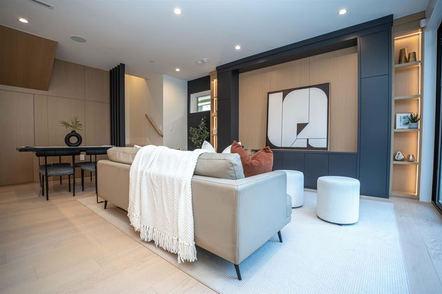 #1 - 2522 15th Avenue E