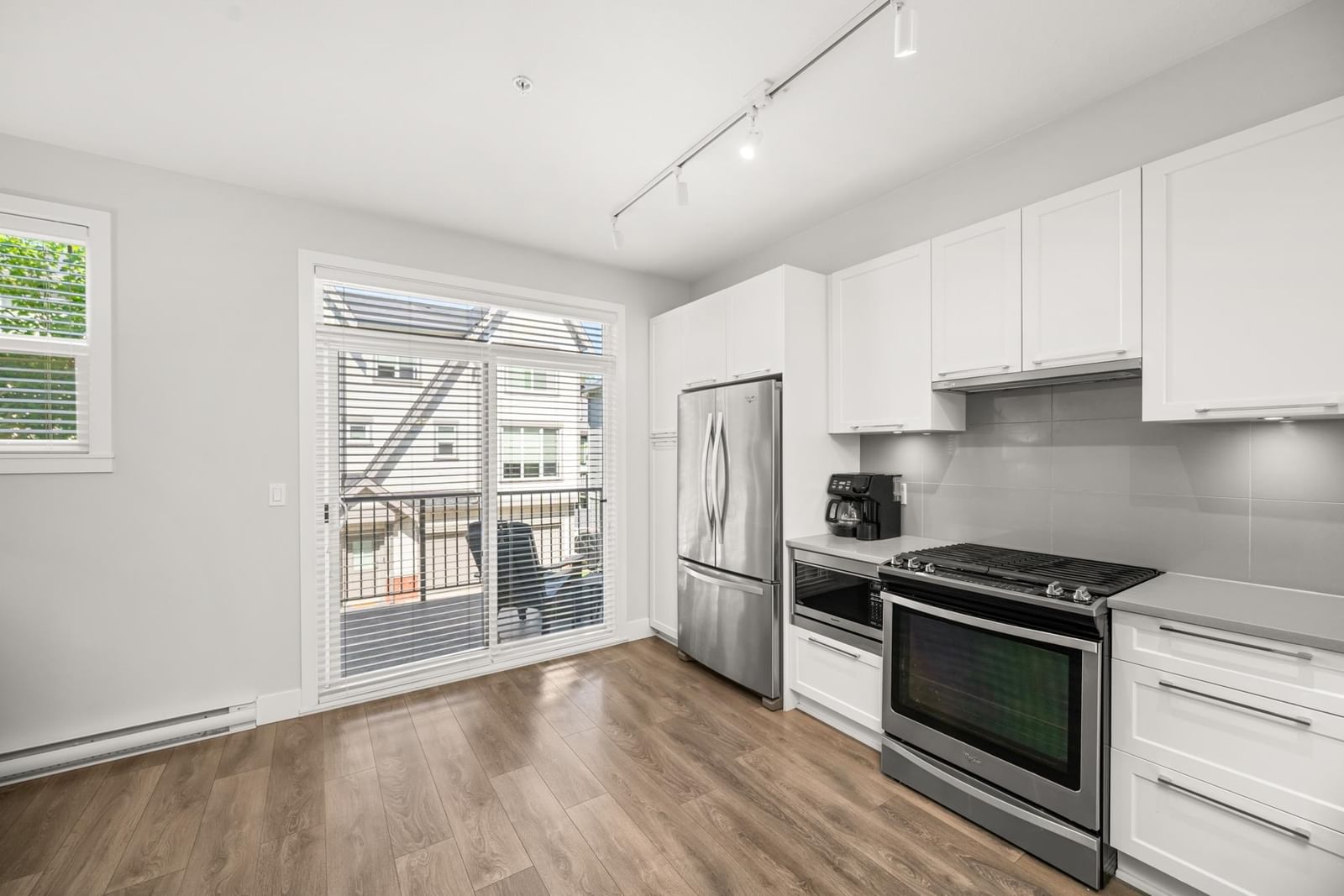 Listing Image 13