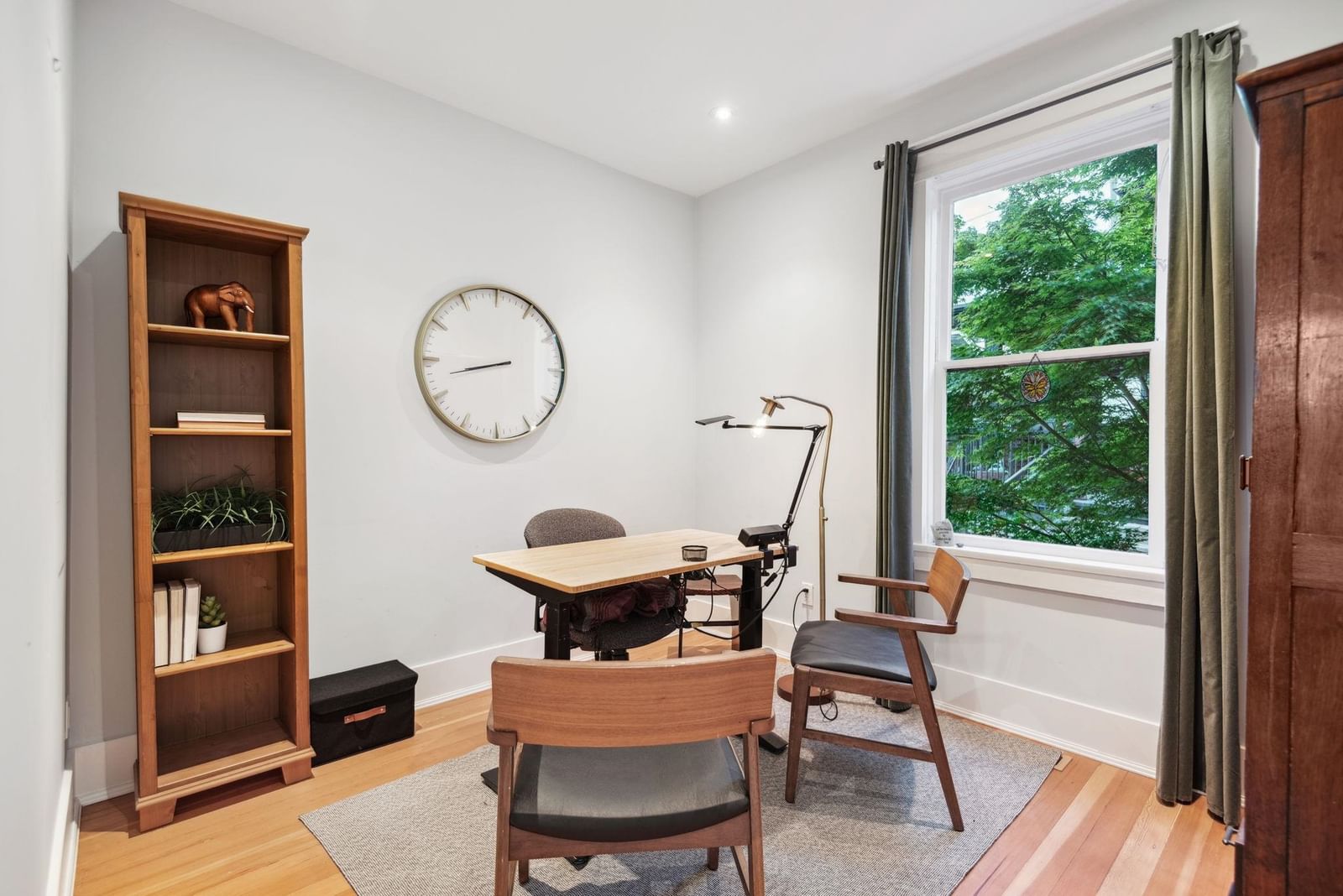 Listing Image 12
