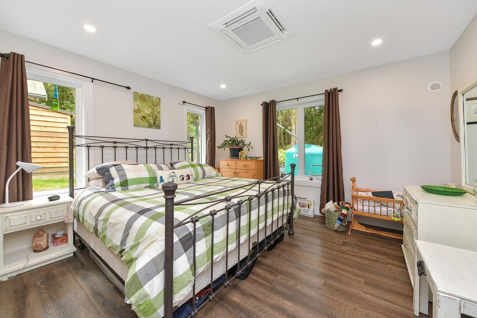 Listing Image 20