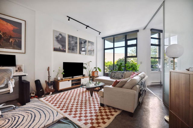 209 - 2635 Prince Edward Street