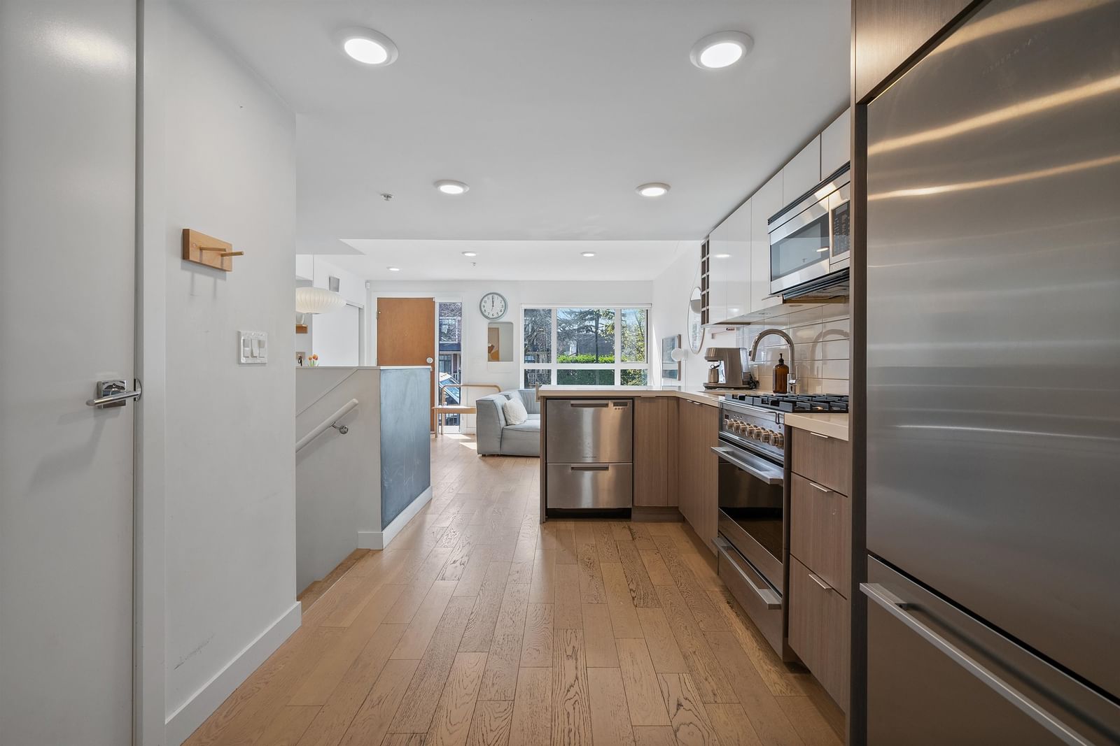 Listing Image 14