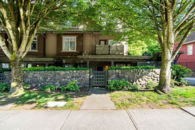 121 - 18 Jack Mahony Place