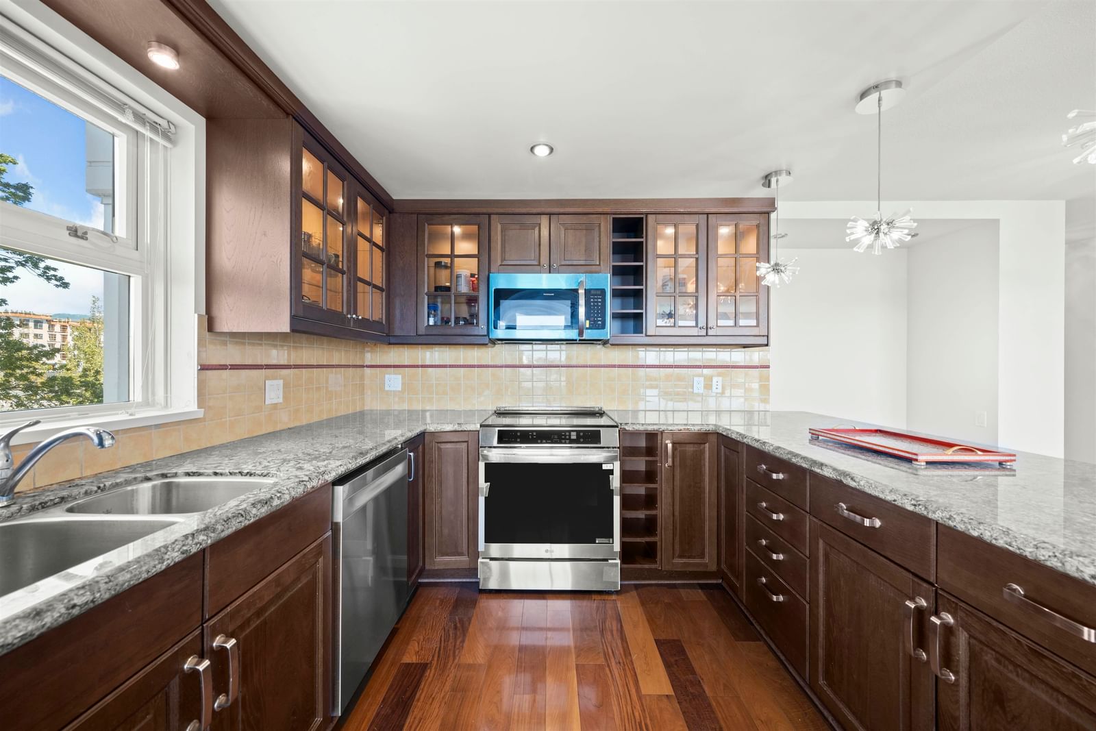 Listing Image 14