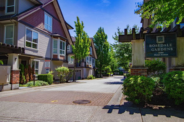 22 - 22380 Sharpe Avenue