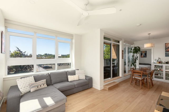 313 - 2250 Commercial Drive
