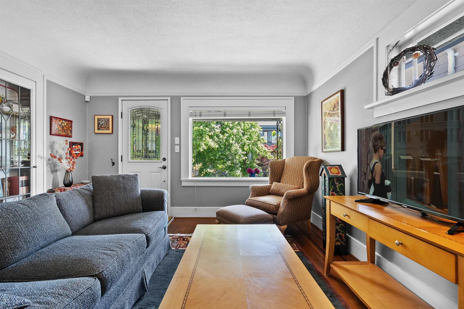 Listing Image 4
