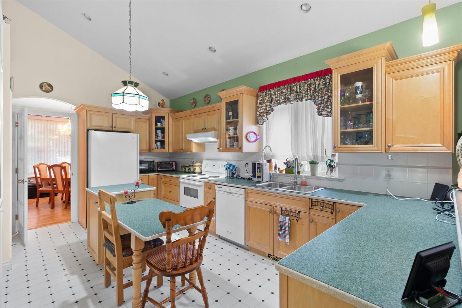 Listing Image 5
