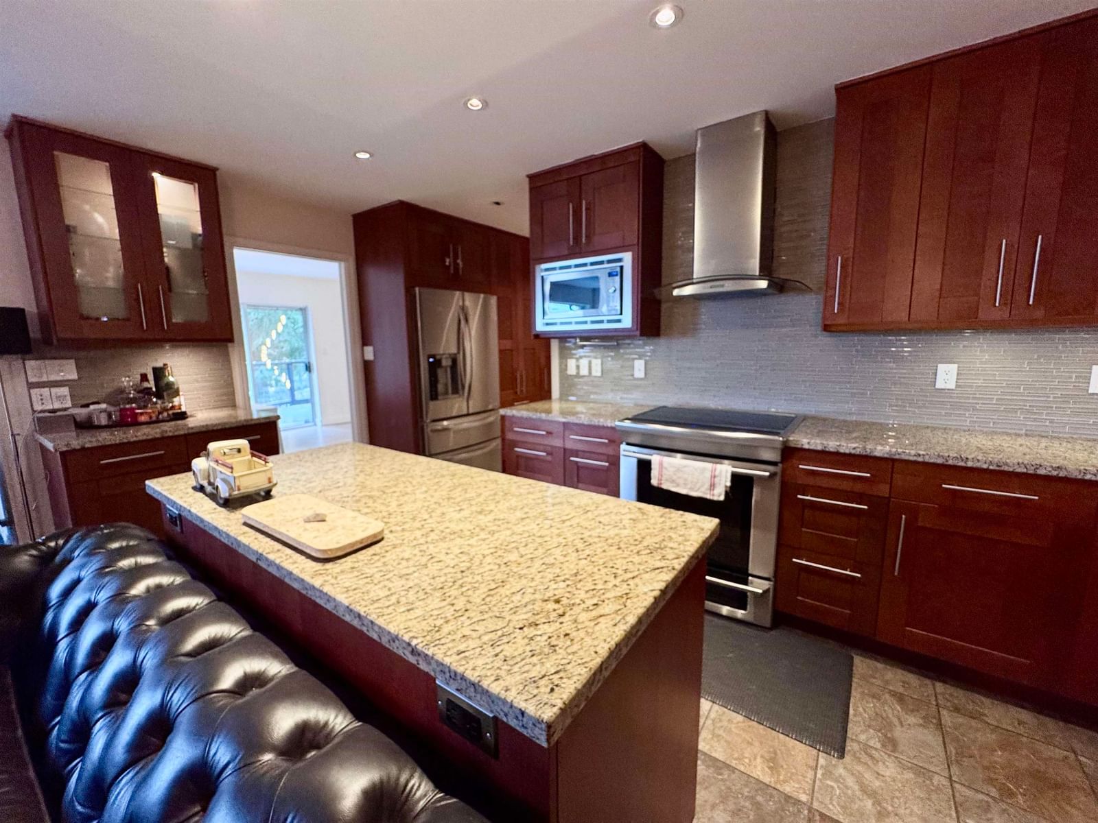 Listing Image 12